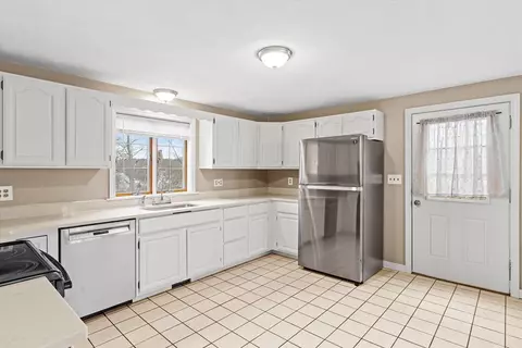 Kitchen - 17 Dibble Rd, Lynn, MA 01904 photo 1 of 2