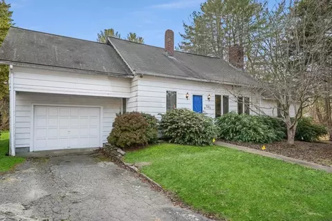 182 Hathaway Rd, Acushnet, MA 02743