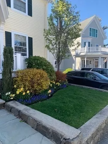 Exterior - 11 Gregory St, Marblehead, MA 01945 photo 11 of 12