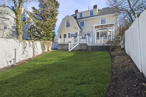 Exterior - 11 Gregory St, Marblehead, MA 01945 photo 5 of 12