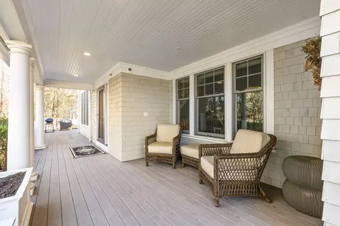 Exterior - 2 Backriver Rd #2, Hingham, MA 02043 photo 2 of 5