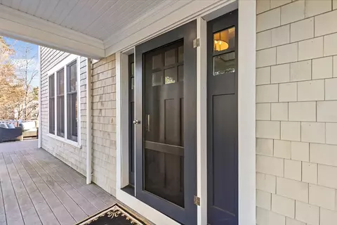 Exterior - 2 Backriver Rd #2, Hingham, MA 02043 photo 3 of 5