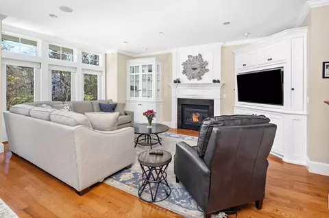 Living - 2 Backriver Rd #2, Hingham, MA 02043 photo 2 of 8