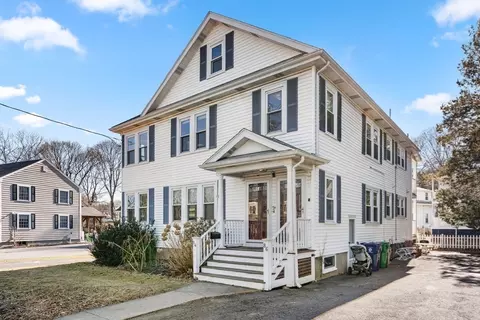 86 Auburn St #2, Newton, MA 02466