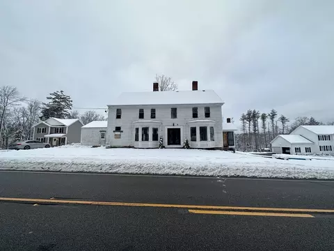 11 Patriots Rd, Gardner, MA 01440