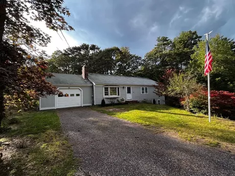 566 Run Hill Rd, Brewster, MA 02631