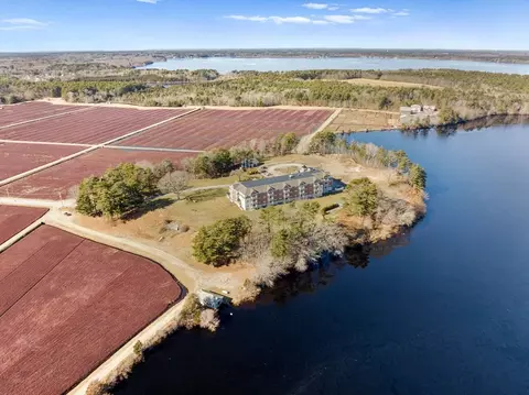 57 Long Point Rd #206, Lakeville, MA 02347