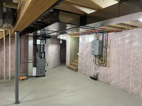 Exterior - 18 Crane St, Springfield, MA 01104 photo 7 of 8