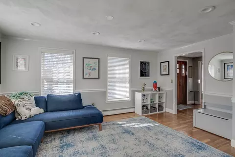 Living - 36 James St, Beverly, MA 01915 photo 2 of 6