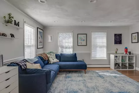 Living - 36 James St, Beverly, MA 01915 photo 1 of 6