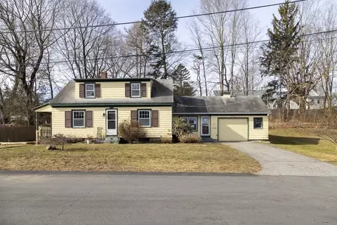 10 Spruce St, Lincoln, RI 02865