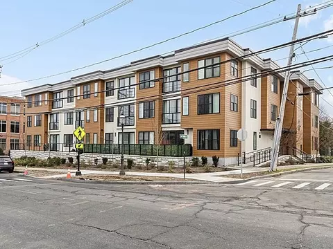 68 Los Angeles St #105, Newton, MA 02458