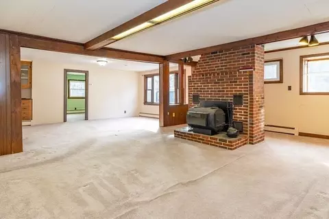 Living - 2 Hedgeway St, Ayer, MA 01432 photo 2 of 3