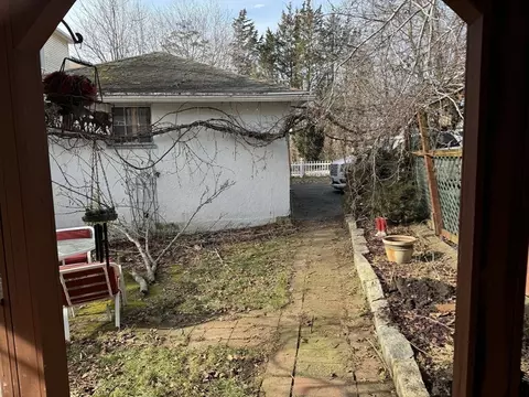 Exterior - 66 Fifth Ave, Worcester, MA 01607 photo 2 of 5
