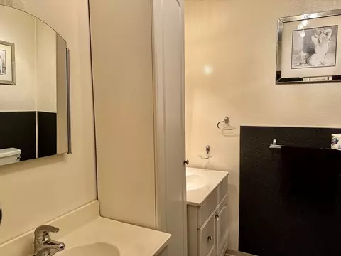 Bath - 66 Fifth Ave, Worcester, MA 01607 photo 1 of 3