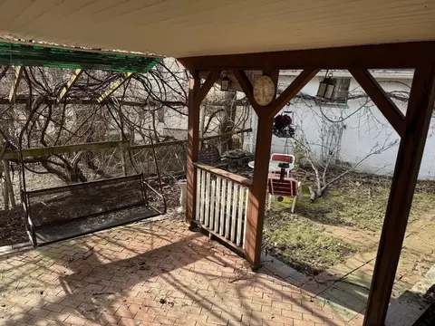 Exterior - 66 Fifth Ave, Worcester, MA 01607 photo 3 of 5