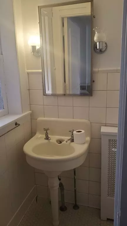 Bath - 66 Fifth Ave, Worcester, MA 01607 photo 3 of 3
