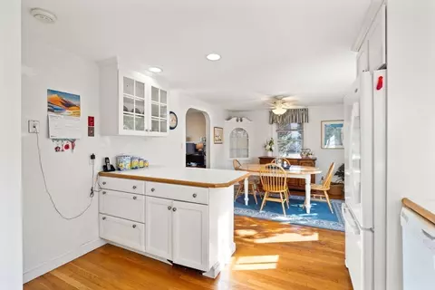 Kitchen - 27 Cornell Rd, Marblehead, MA 01945 photo 3 of 3