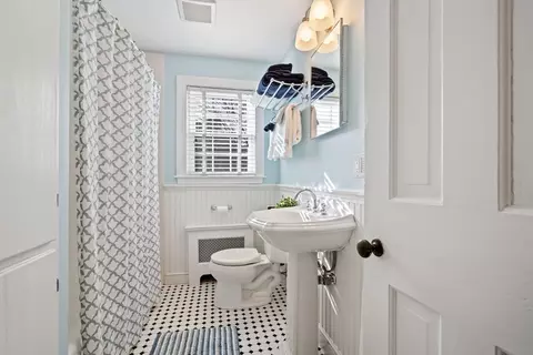 Bath - 27 Cornell Rd, Marblehead, MA 01945 photo 1 of 2