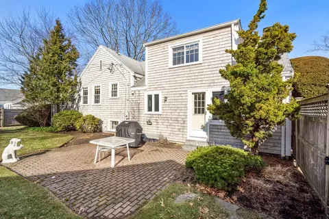 Exterior - 27 Cornell Rd, Marblehead, MA 01945 photo 3 of 5
