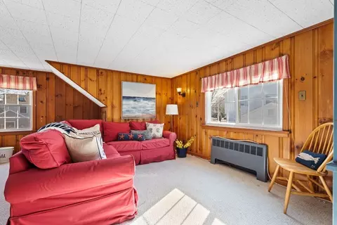 Living - 27 Cornell Rd, Marblehead, MA 01945 photo 5 of 6