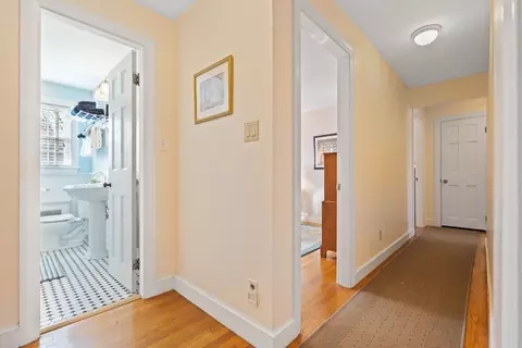 Entry Way - 27 Cornell Rd, Marblehead, MA 01945 photo 1 of 1