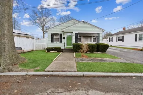 127 Standish Ave, Providence, RI 02908