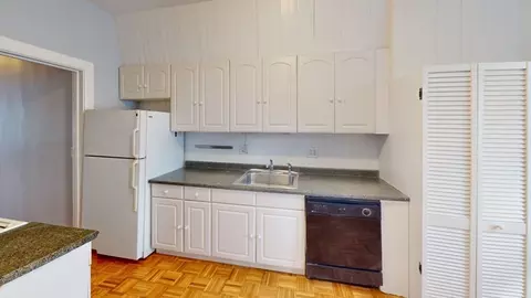 19 Hamilton Rd #2, Brookline, MA 02446 photo 9