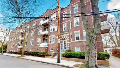 19 Hamilton Rd #2, Brookline, MA 02446