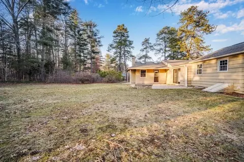 Exterior - 84 Meadowbrook Rd, Springfield, MA 01128 photo 6 of 9