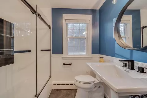 Bath - 84 Meadowbrook Rd, Springfield, MA 01128 photo 1 of 3