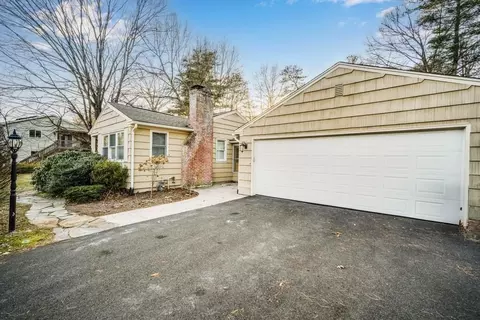 Exterior - 84 Meadowbrook Rd, Springfield, MA 01128 photo 2 of 9