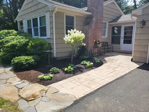 Exterior - 84 Meadowbrook Rd, Springfield, MA 01128 photo 3 of 9