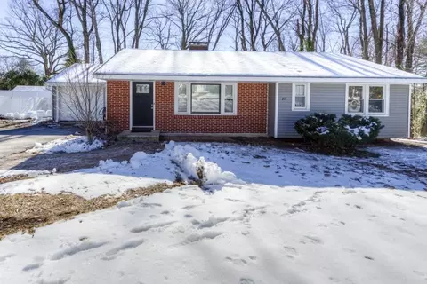 26 Briarcliff Ln, Holden, MA 01520