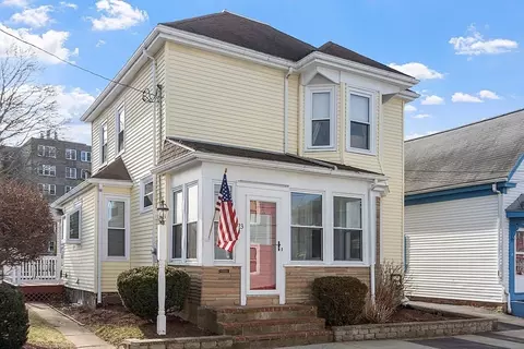 23 Swan St, Beverly, MA 01915