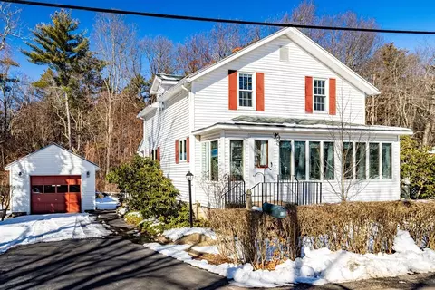 13 Burke St, Lunenburg, MA 01462