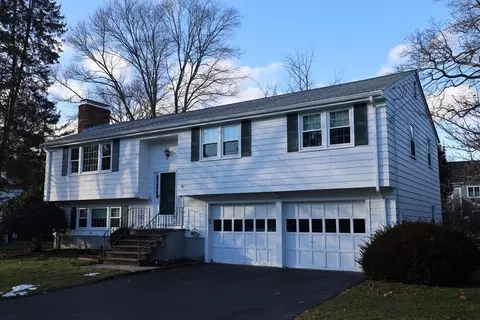 11 Julia Rd, Needham, MA 02492