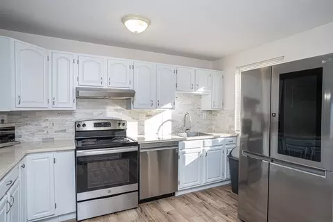 168 Hart #18, Taunton, MA 02780
