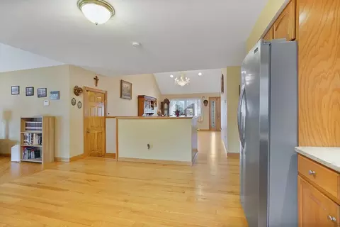 53 Barbara St, Chicopee, MA 01020 photo 8
