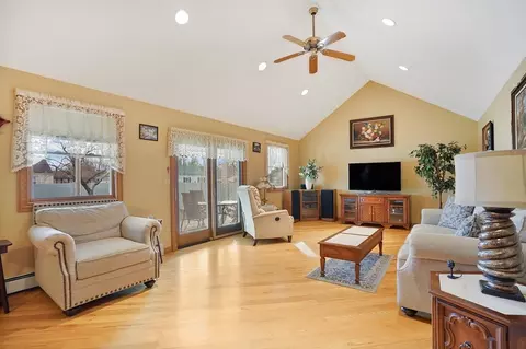 53 Barbara St, Chicopee, MA 01020 photo 11