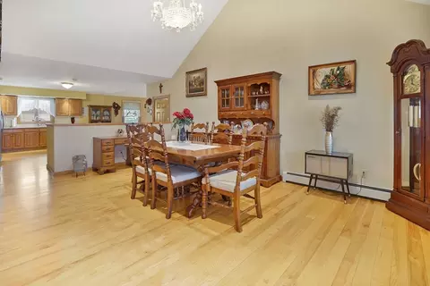 53 Barbara St, Chicopee, MA 01020 photo 9