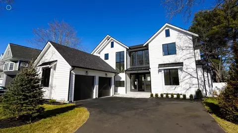 22 Defrancesco Cir, Needham, MA 02492