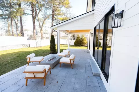 Exterior - 22 Defrancesco Cir, Needham, MA 02492 photo 2 of 4