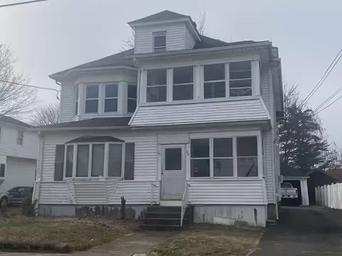 27 Walter St, Chicopee, MA 01013 photo 2
