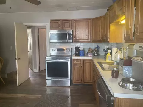 27 Walter St, Chicopee, MA 01013 photo 4