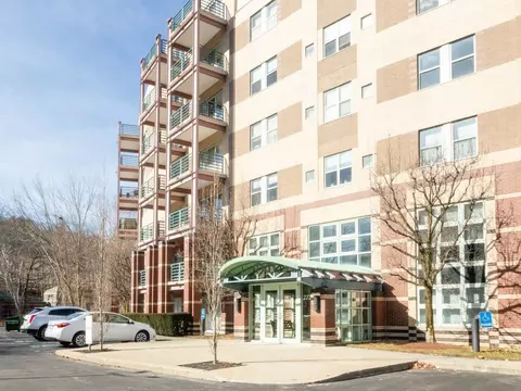 273 Cambridge Rd #204, Woburn, MA 01801