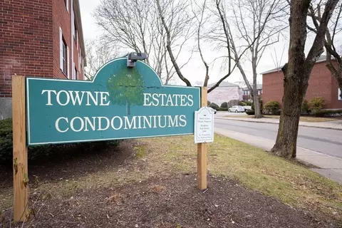 99 Lake Shore Rd #3, Boston, MA 02135