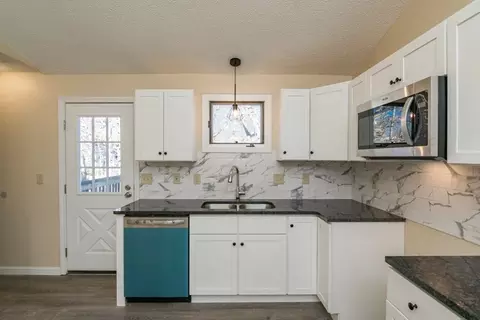 Kitchen - 166 Grayson Dr, Springfield, MA 01119 photo 4 of 4