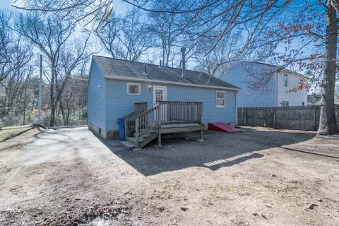 Exterior - 166 Grayson Dr, Springfield, MA 01119 photo 7 of 8
