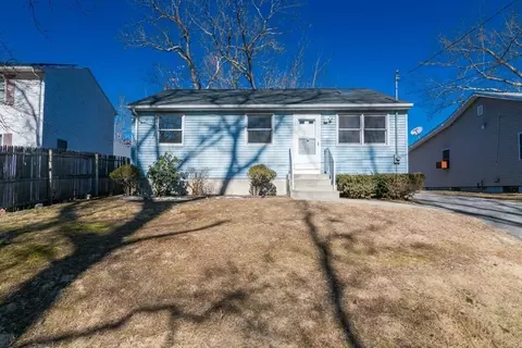 166 Grayson Dr, Springfield, MA 01119